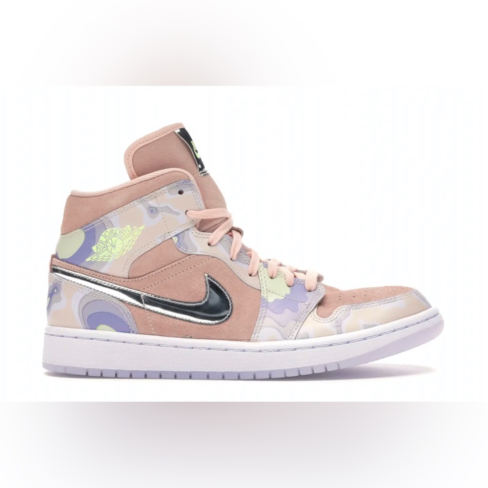 Jordan 1 Mid
SE P(HER)SPECTIVE women